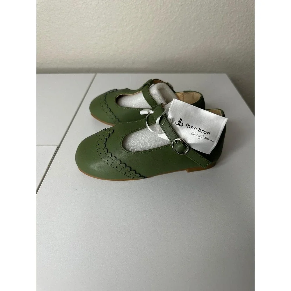 Thee Bron Mary Jane Shoes Kids Size 8 Green New Wide Fit Scalloped T-Strap